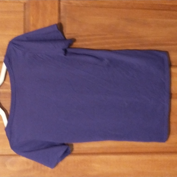 Nike women's size XS short-sleeved Dri-Fit Tee - Picture 7 of 7